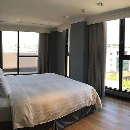 Q21 Hotel Kaohsiung Luaran gambar