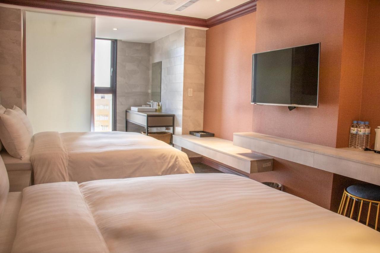 Q21 Hotel Kaohsiung Luaran gambar