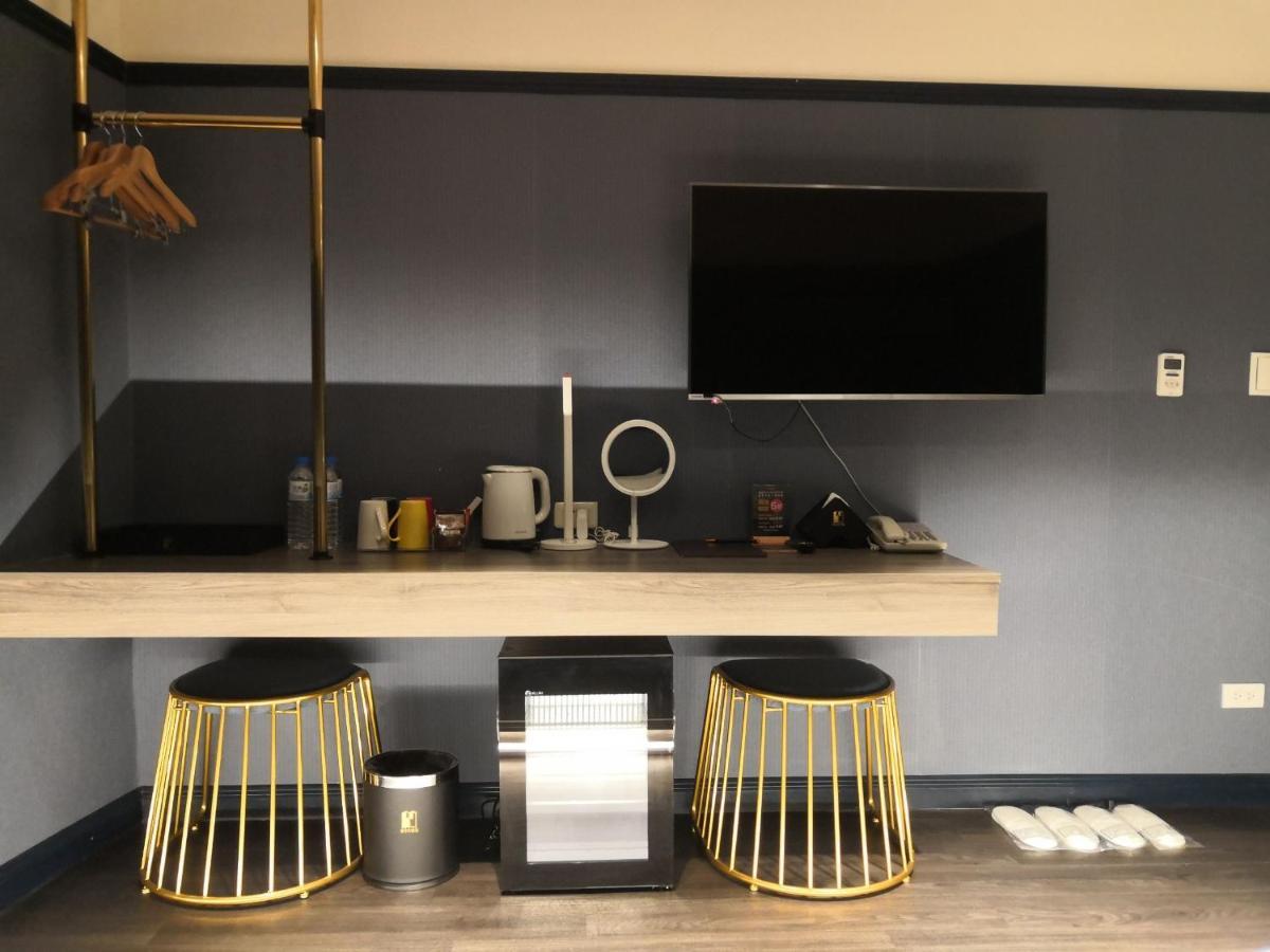Q21 Hotel Kaohsiung Luaran gambar