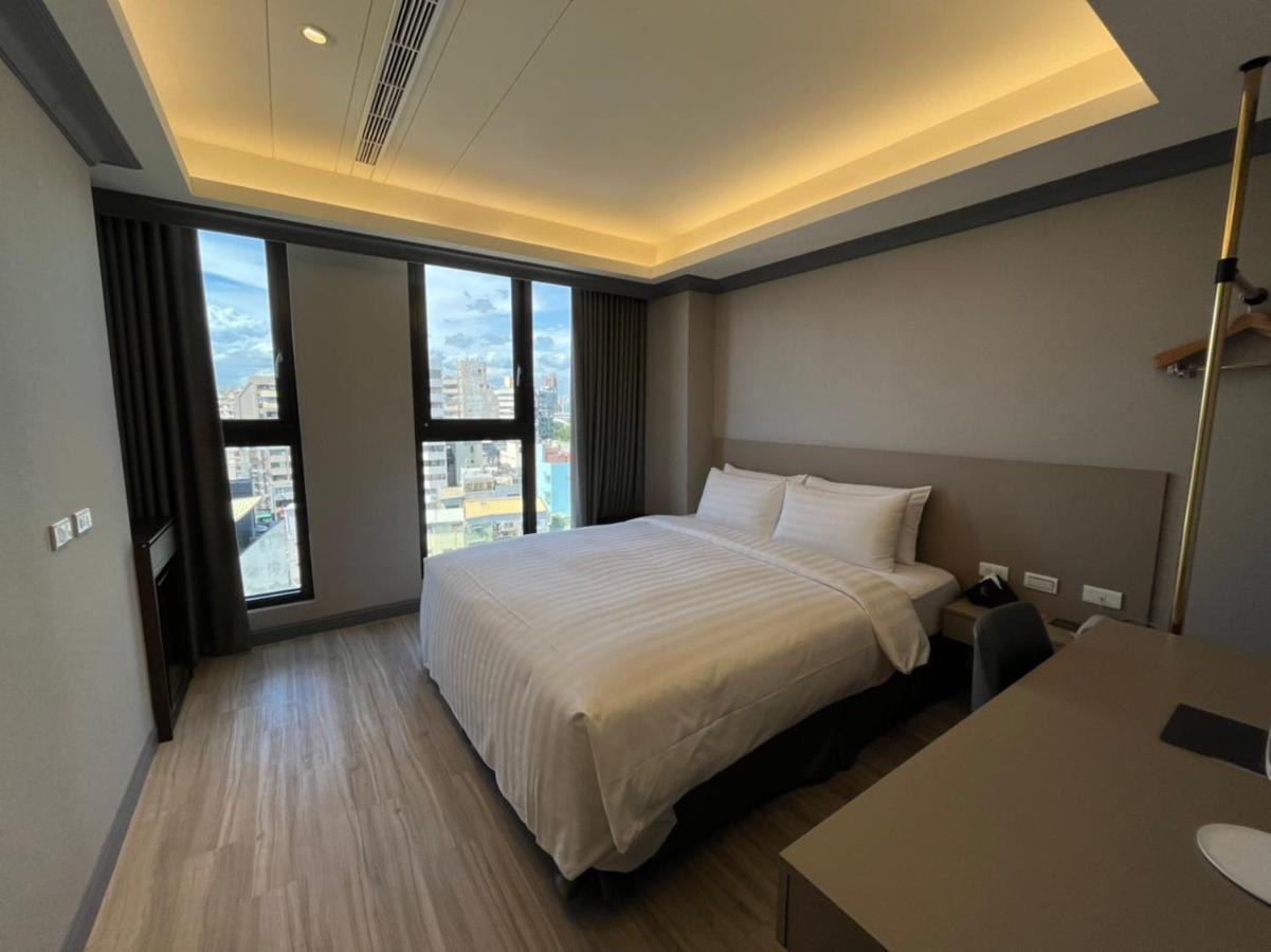 Q21 Hotel Kaohsiung Luaran gambar
