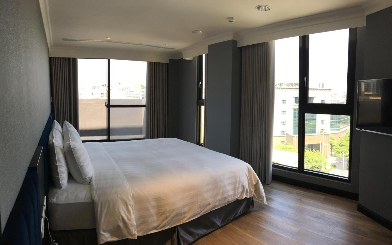 Q21 Hotel Kaohsiung Luaran gambar