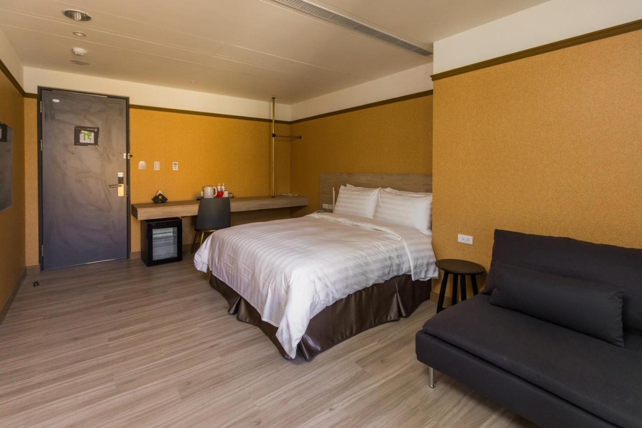 Q21 Hotel Kaohsiung Luaran gambar