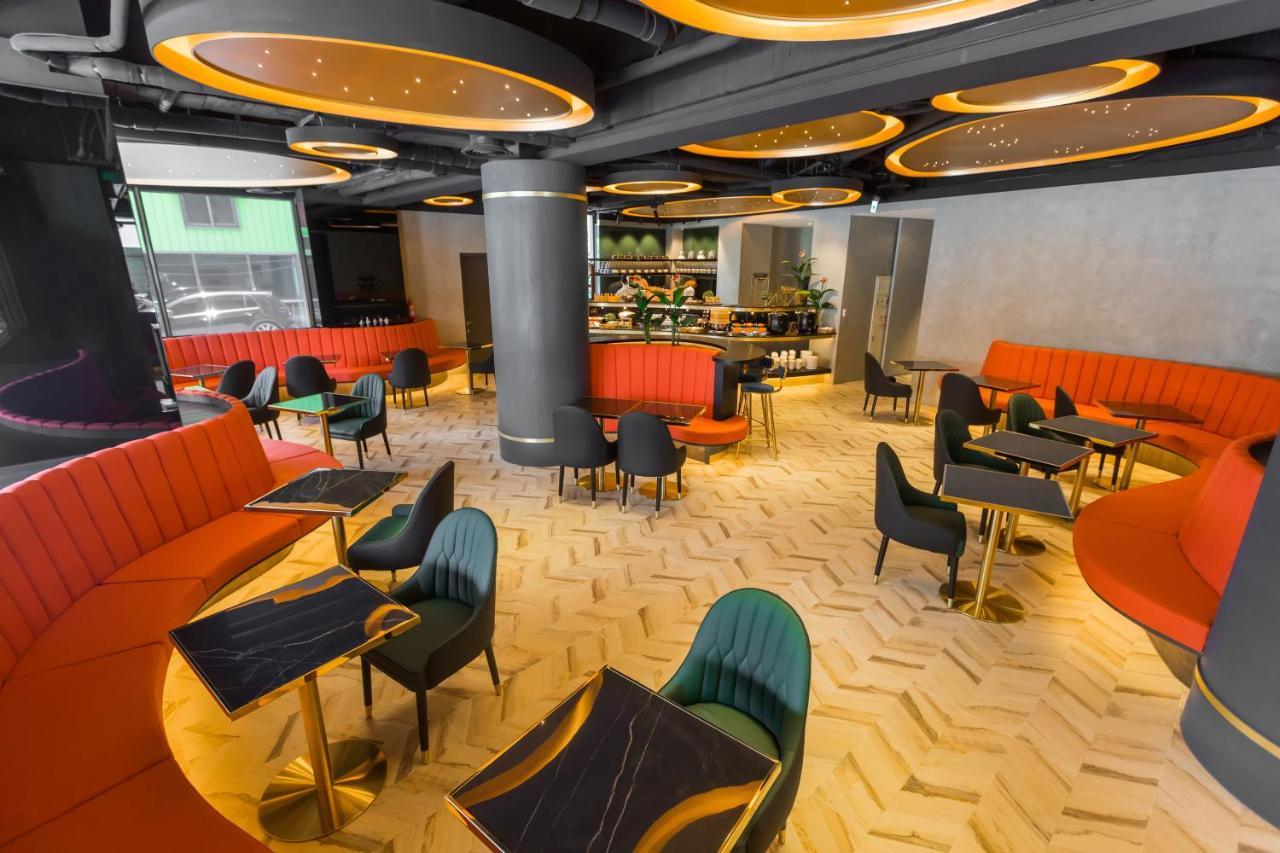 Q21 Hotel Kaohsiung Luaran gambar