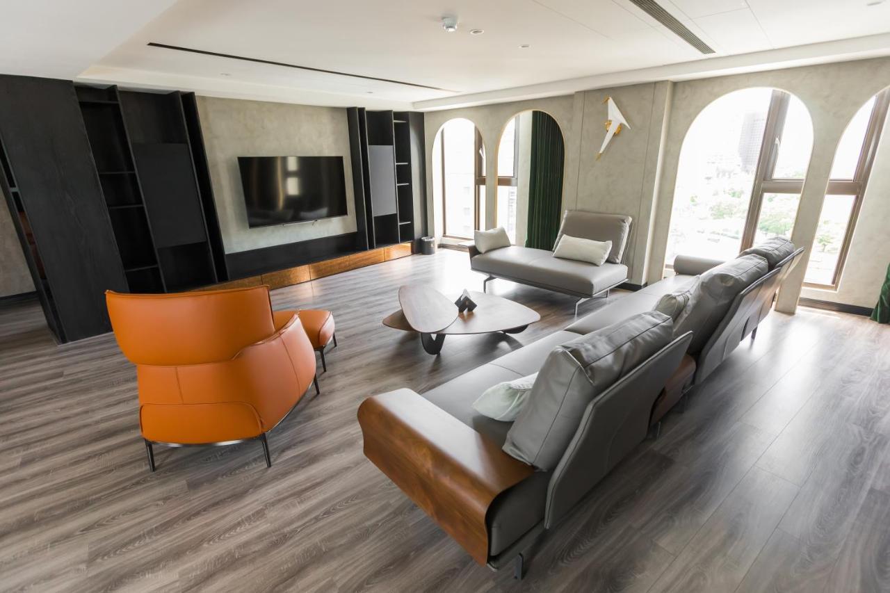 Q21 Hotel Kaohsiung Luaran gambar