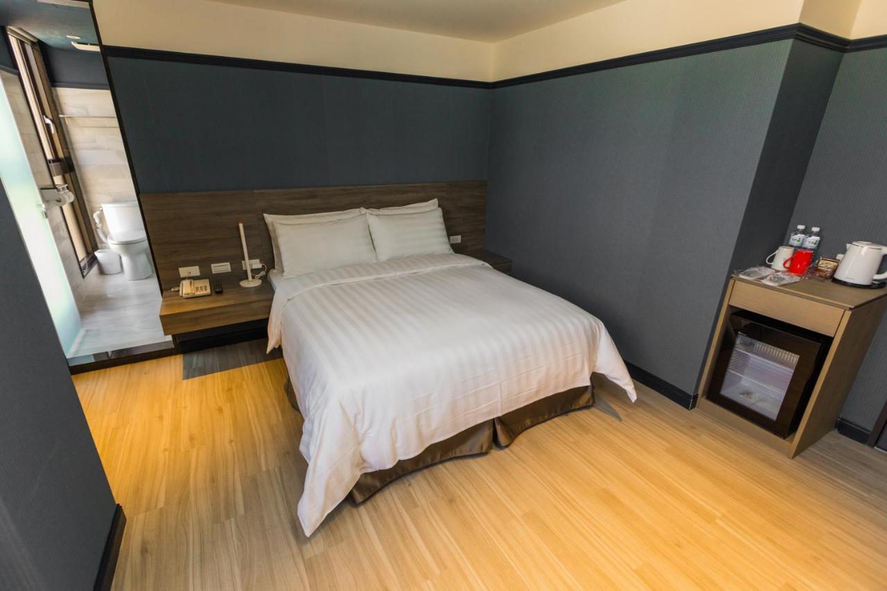 Q21 Hotel Kaohsiung Luaran gambar