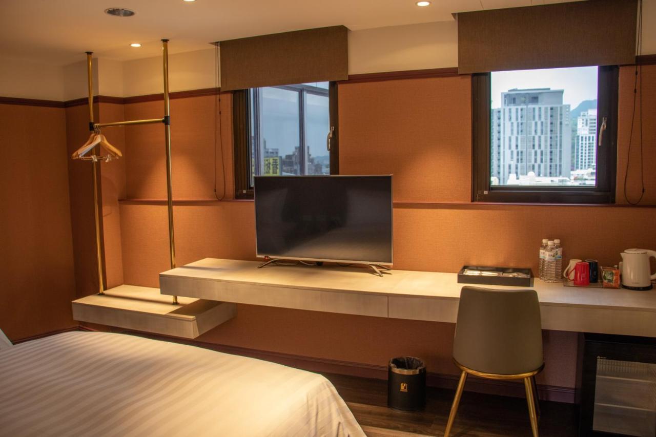 Q21 Hotel Kaohsiung Luaran gambar